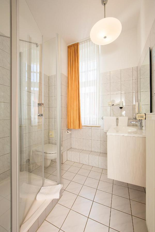 Hotel Kronprinz グライフスヴァルト エクステリア 写真